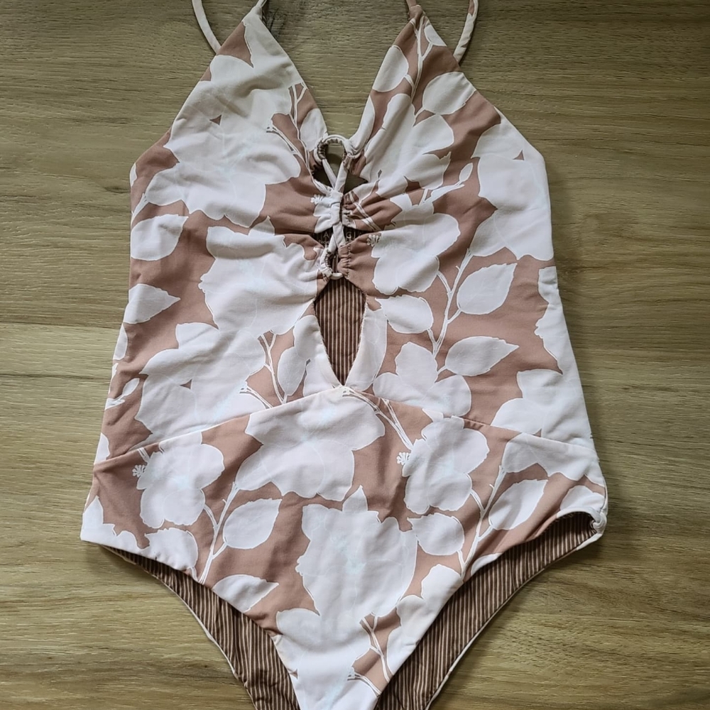 SOLD - Acacia South Pacific Maya